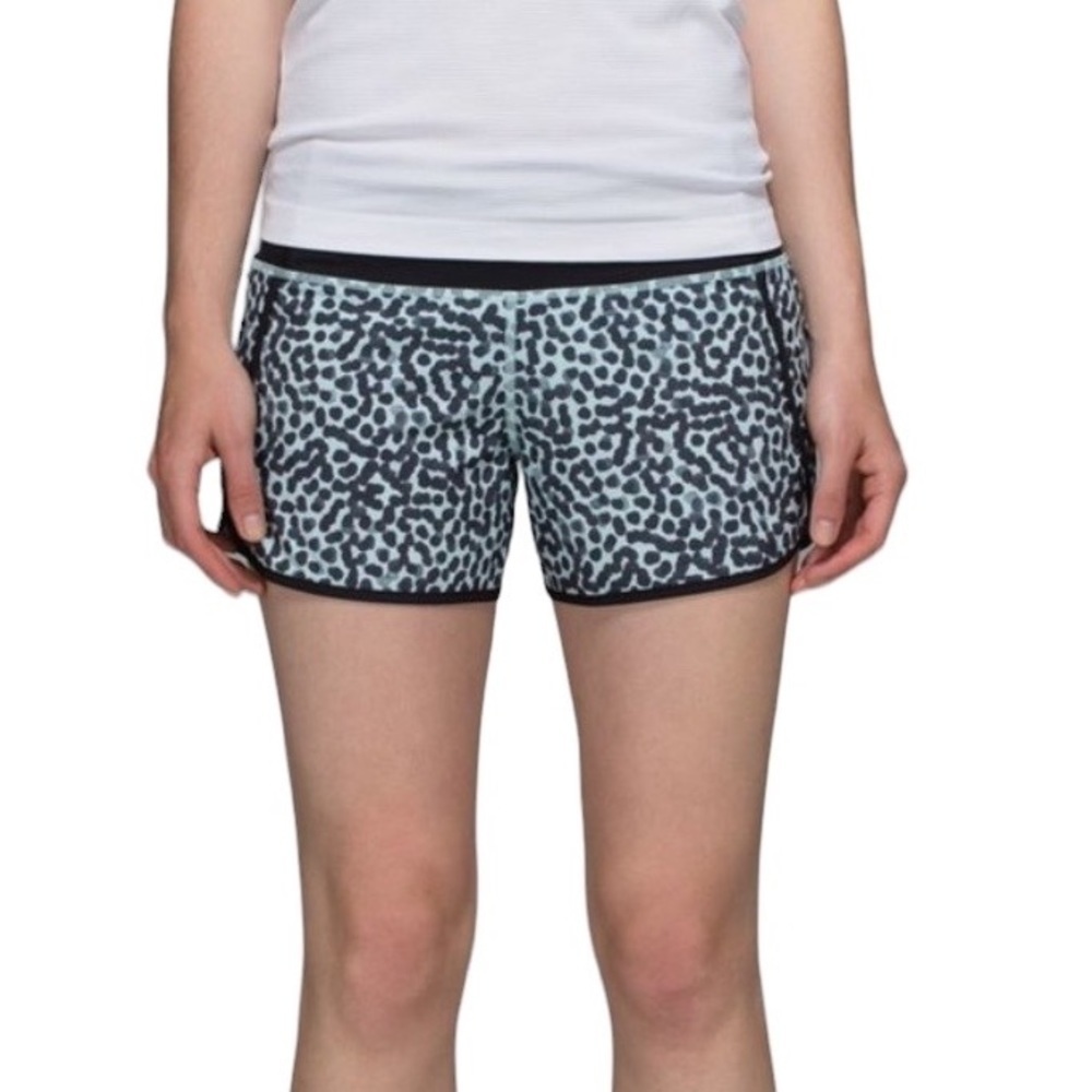 Lululemon Run Times Short *4-way Stretch Ace Spot Tranquil Blue Black / Black